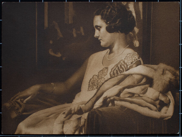 unbekannt - Frauenporträt - o.J. - Fotografie, Bromöldruck