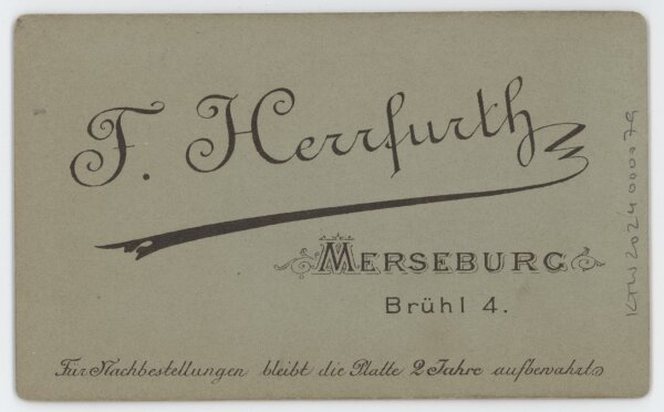 F. Herrfurth - Porträt einer Mutter mit Kind. - um 1900 - Albuminabzug