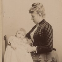 F. Herrfurth - Porträt einer Mutter mit Kind. - um...