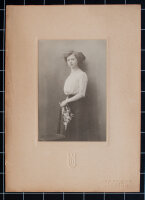 Atelier Wertheim Berlin - Frauenporträt - undatiert...