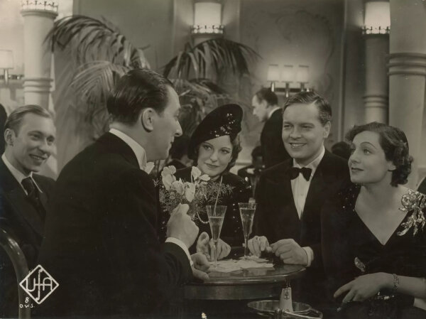 Foto UFA Studios - Gruppenbild dt. Schauspieler_innen - undatiert - Fotografie