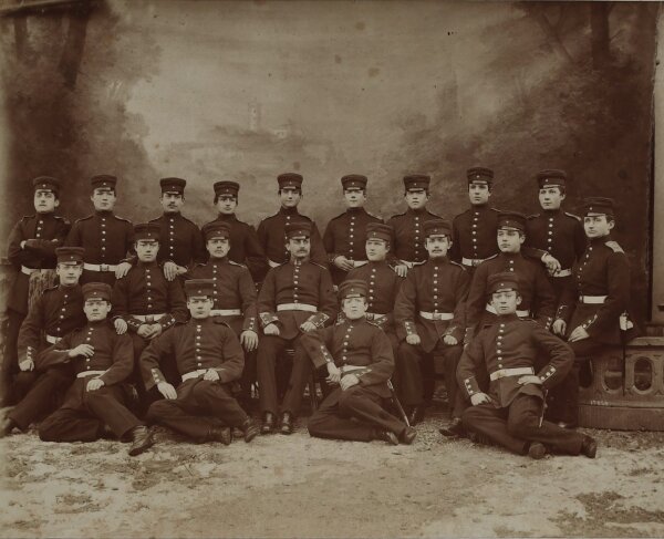 Unbekannt - Gruppenbild Absolventen Polizeischule - um 1900 - Fotografie