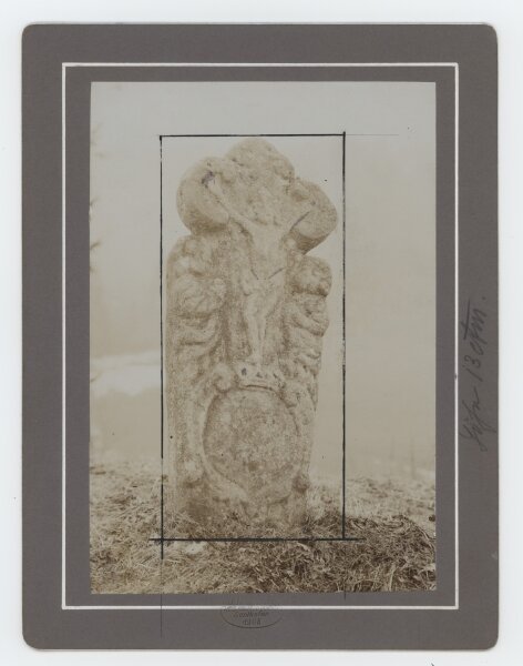 J. Heimhuber, K. B. Hofphotograph - Wegestein mit Kreuzigungsszene - Fotografie - 1905